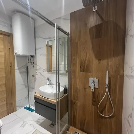 Mitra Ζλάτιμπορ