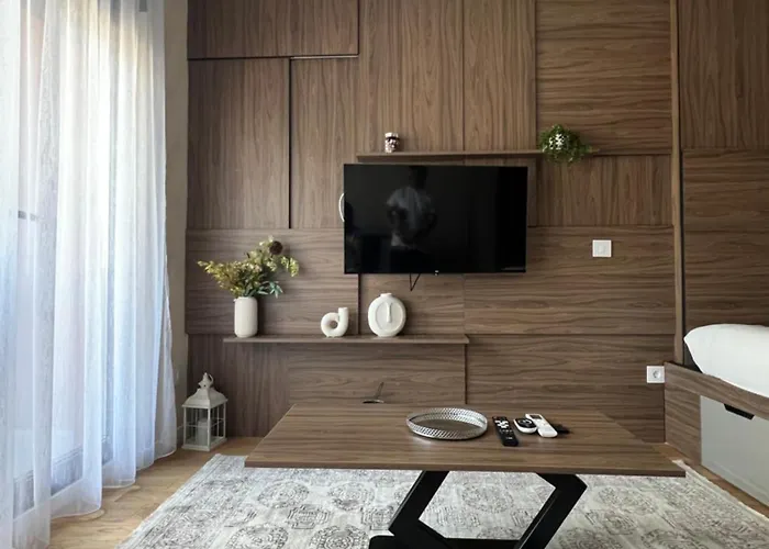 Mitra * 兹拉蒂博尔